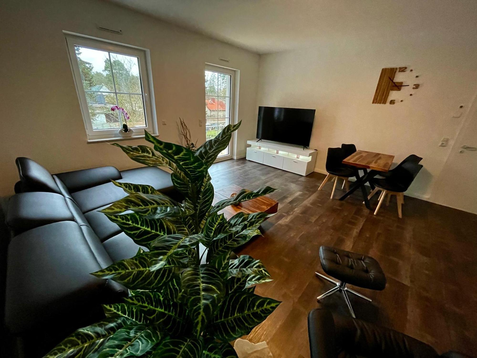 Ferienwohnung Im Gruenen 오라니엔부르크 외부 사진